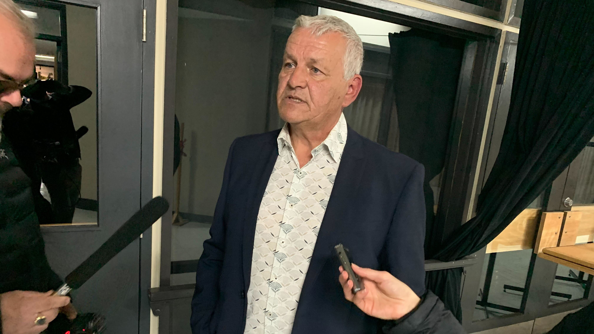 Les évacués reviennent malgré tout 350 000 hectares de forêt brûlent