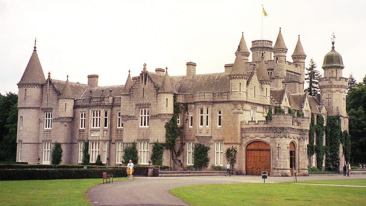 Les vacances de la famille royale — 98.5 Montréal