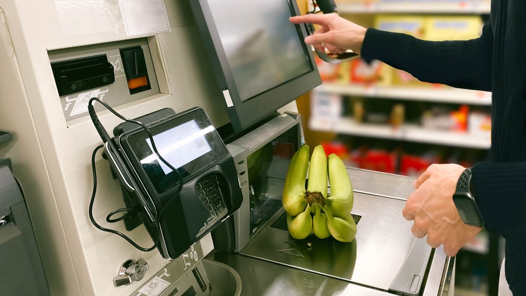 Commerce Libre Service Pour ou contre un commerce ayant uniquement des caisses libre-service ...