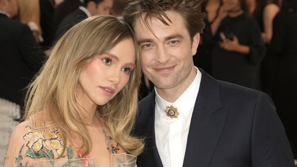 Robert Pattinson and Suki Waterhouse expecting first child — The Beat 92.5