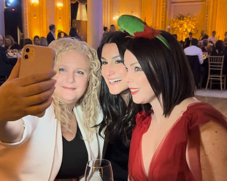Photos 2023 cogeco media holiday staff party the beat 92 5