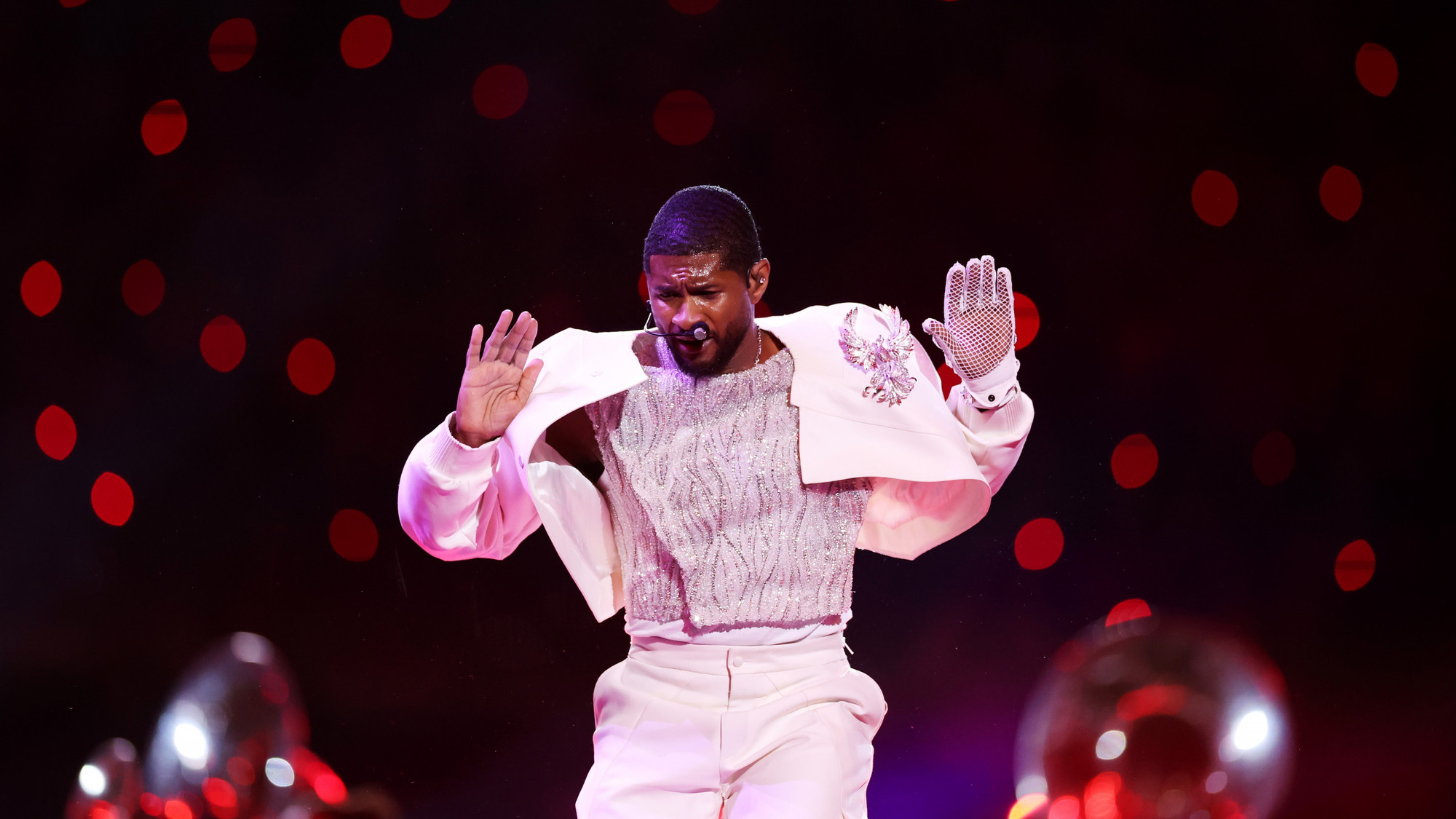 PHOTOS Usher's 2024 Halftime Show performance! — The Beat 92.5