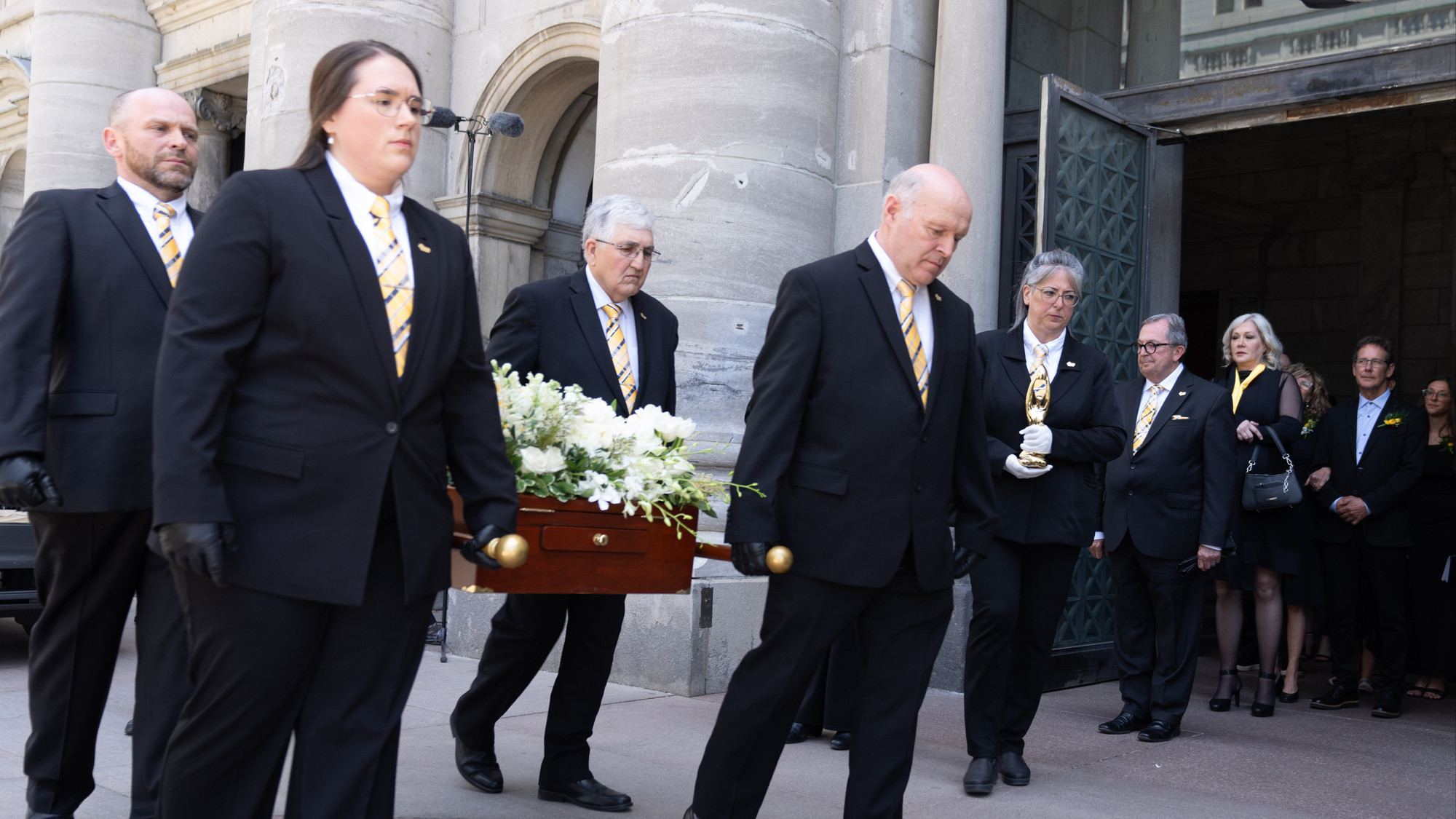 Funérailles Nationales De Jean-Pierre Ferland | Un Dernier Hommage Pour ...