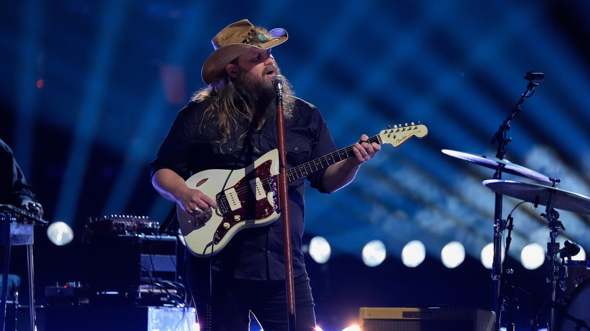 Chris Stapleton wins big at 2024 CMA Awards — The Beat 92.5