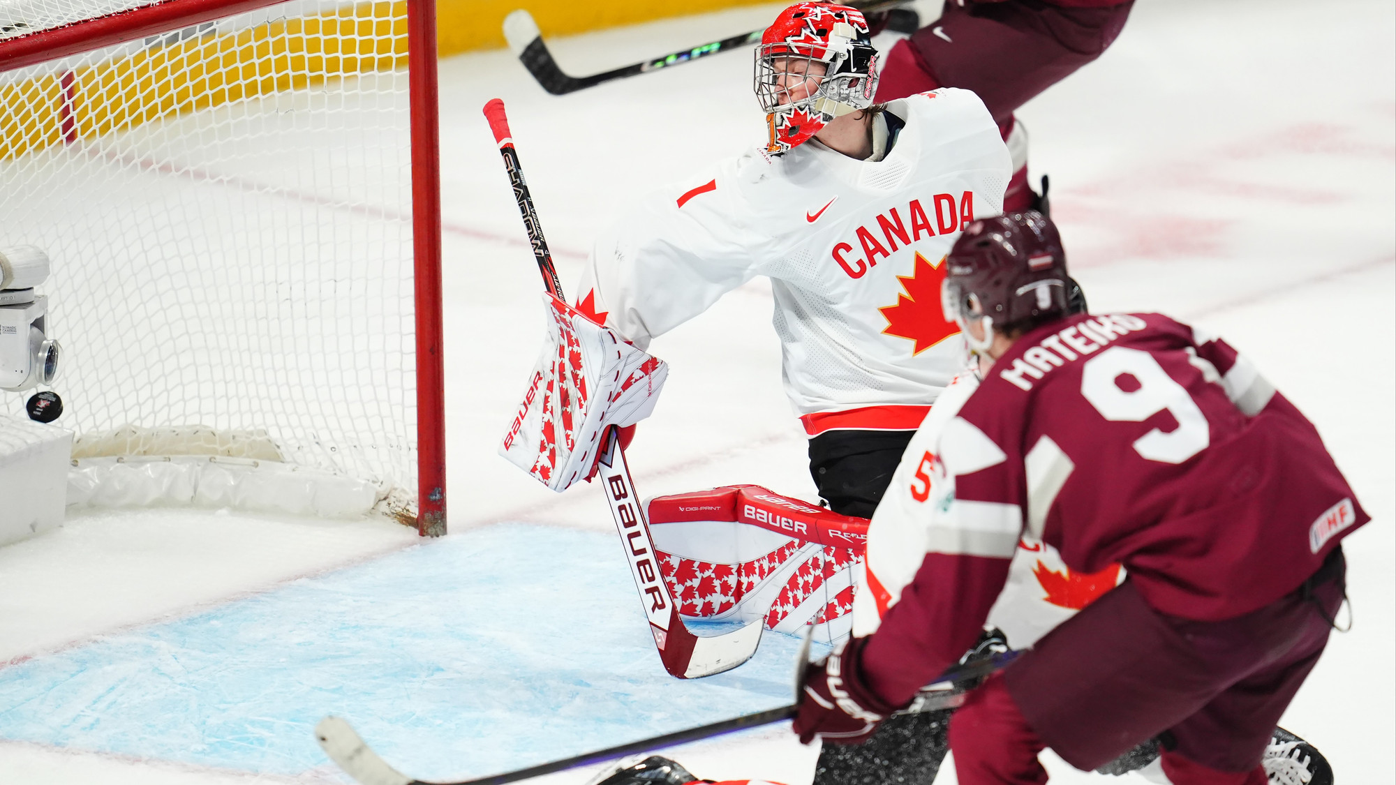 Mondial junior 2025 La Lettonie bat Équipe Canada junior en tirs de