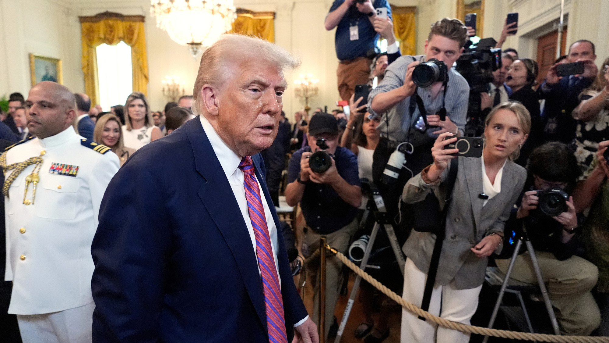 DONALD TRUMP SOUFFRE D UNE INSUFFISANCE VEINEUSE UNE AFFECTION visual data 4
