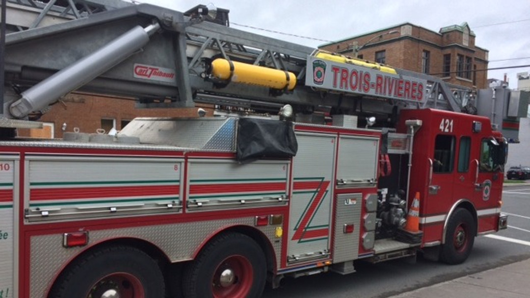 Camion De Pompiers Joustra – Grande Échelle – Tôle 38 Cm – 1966 – Réf 800