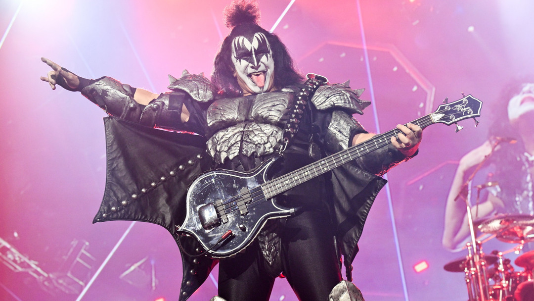Gene Simmons breaks silence on Kiss bandmate Ace Frehley's death — The Beat  92.5