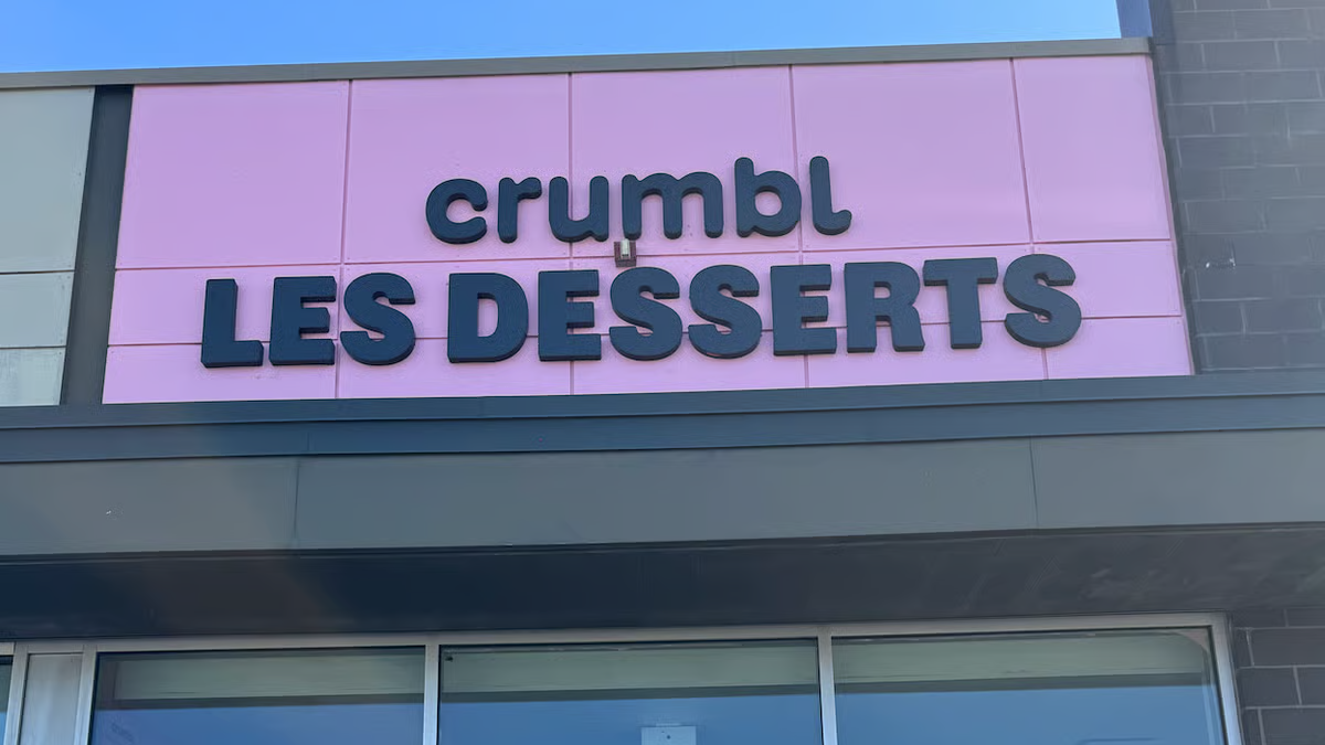 Viral Cookie Store Crumbl Finally Opens Near Montreal!